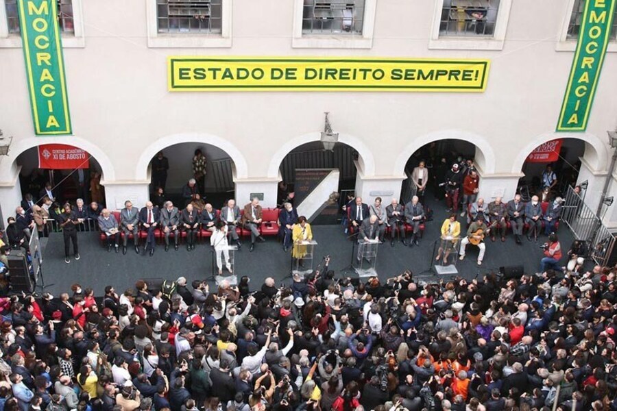 Foto aérea das Arcadas, onde foi lida a Carta às Brasileiras e Brasileiros em Defesa do Estado Democrático de Direito, na Faculdade do Largo São Francisco
