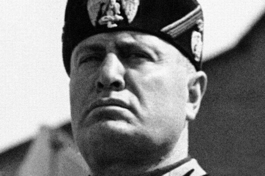 Foto em close do ditador italiano Benito Mussolini