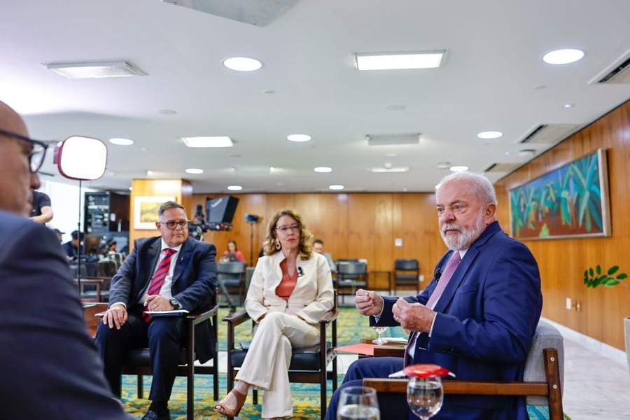 Lula concede entrevista a jornalistas da TV 247