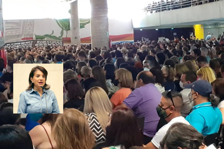 Foto da Deputada Estadual Professora Bebel sob a foto dos 4 mil professores em Serra Negra