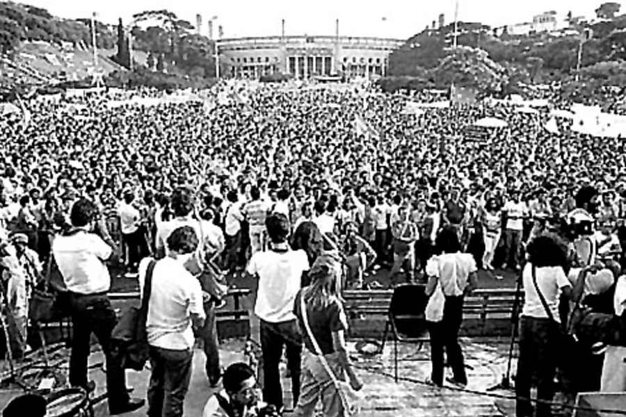 Primeiro Comício das Diretas Já, 1983, Praça Charles Muller
