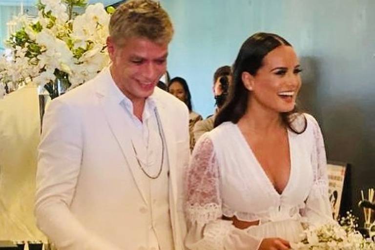 Foto do casal Fábio Assunção e Ana Verena na festa de casamento
