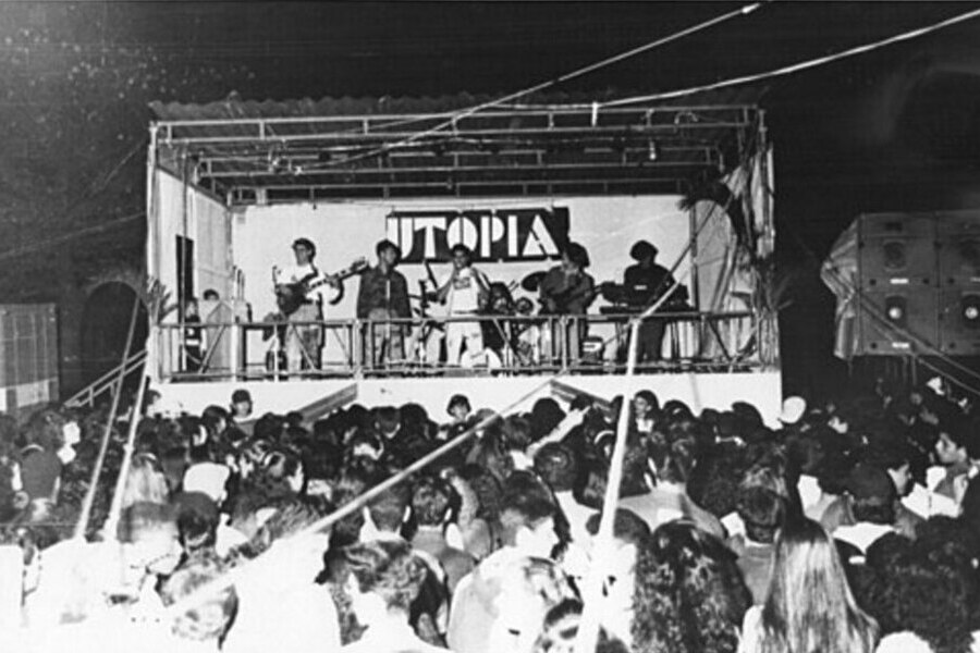 Foto do grupo Utopia (que viria a ser Mamonas Assassinas) fazendo show em Guarulhos, no início da carreira.