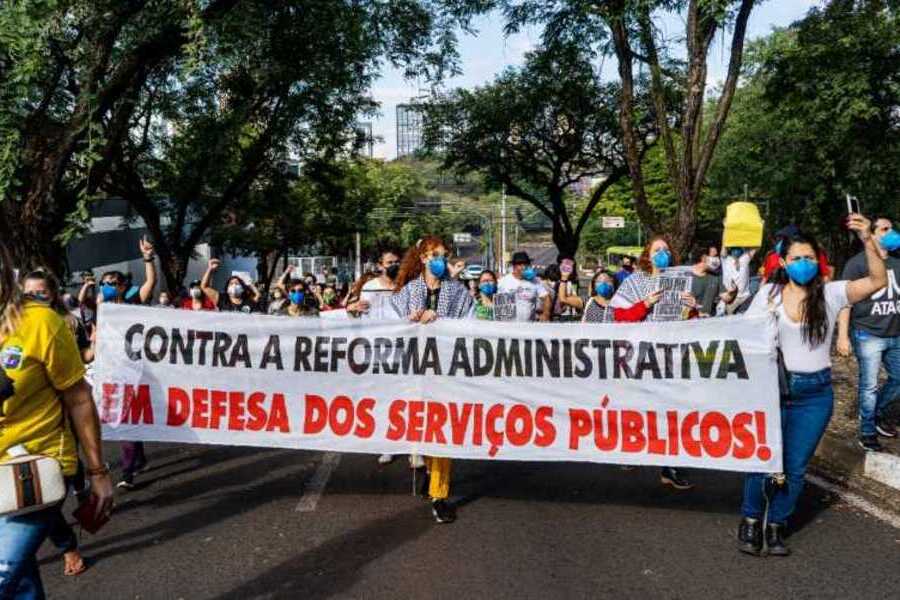 Manifestação contra a reforma administrativa
