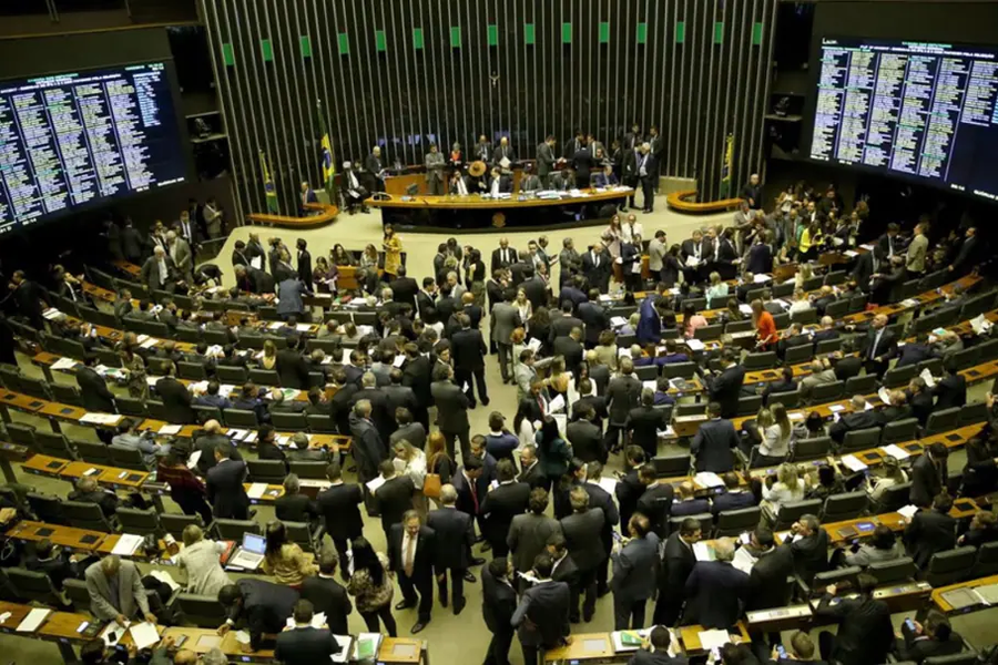 Foto do Congresso Nacional por ocasião das votações que derrubaram os vetos de Bolsonaro às Leis Aldir Blanc e Paulo Gustavo resgatando a validade dessas leis.