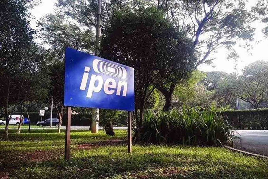 Placa de identificação do IPEN em Brasília