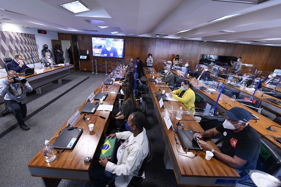 Vista parcial do plenário onde se realizou a CPI da Covid. Na foto estão algumas das vítimas da Prevent Senior depondo para os senadores