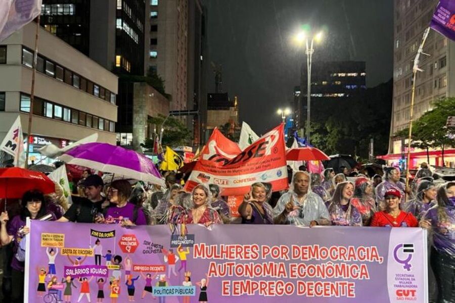 Foto da manifestação das mulheres no 8M na Av. Paulista