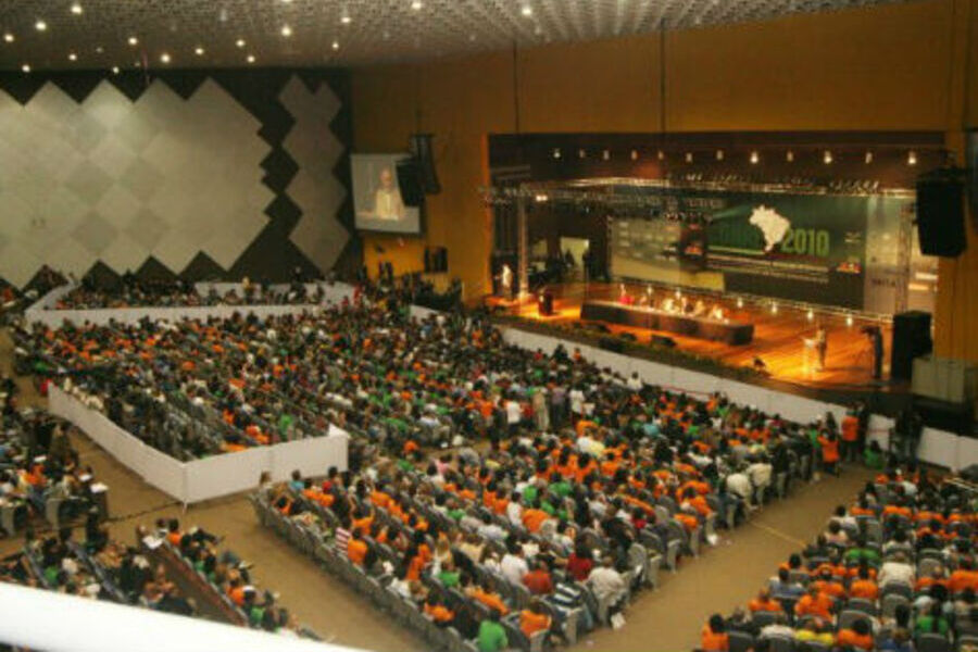 Foto aérea do plenário de abertura da Conae, em 2010