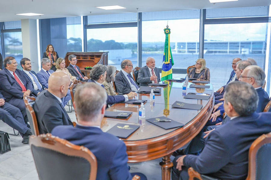 Foto da reunião de Lula com ministros do STF na quarta-feira, dia 9 de novembro.