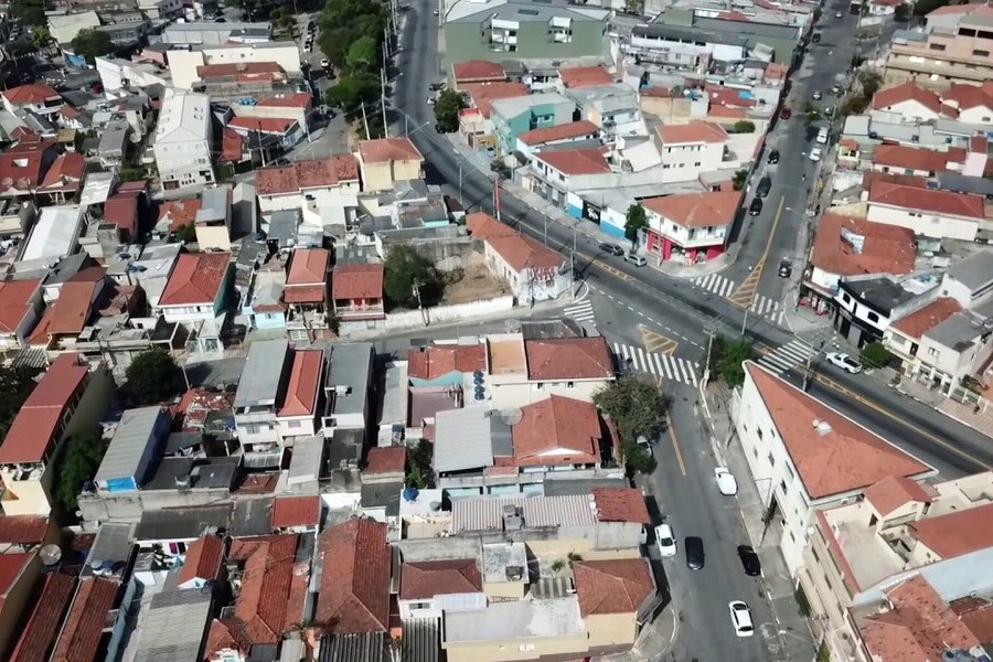 Vista aérea e parcial do bairro de Vila Sabrina